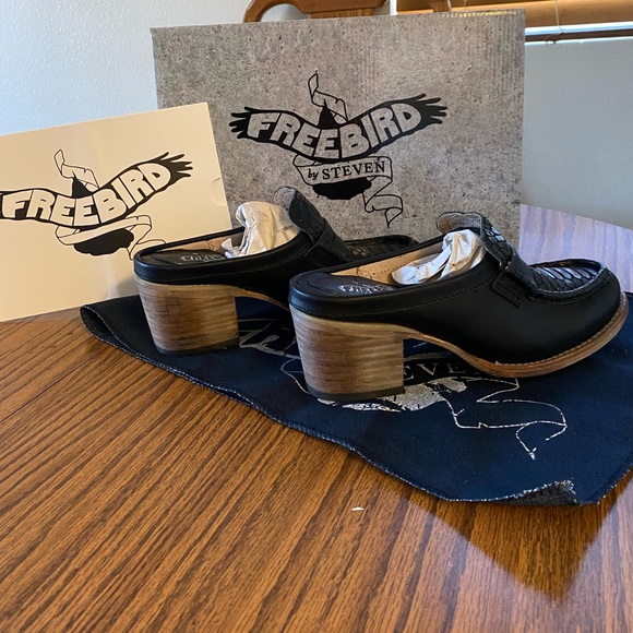 Freebird - Black Slides - Picture 3 of 9